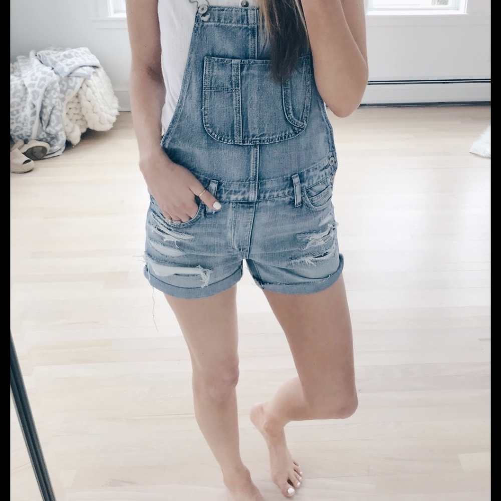 AMERICAN EAGLE DISTRESSED BIB JEAN ROMPER Sz MED